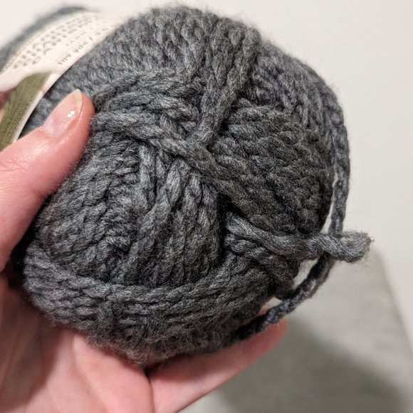 YARN Acrylic Gray Charcoal Charisma Chunky Loops and Threads FULL SKEIN - Picture 2 of 5